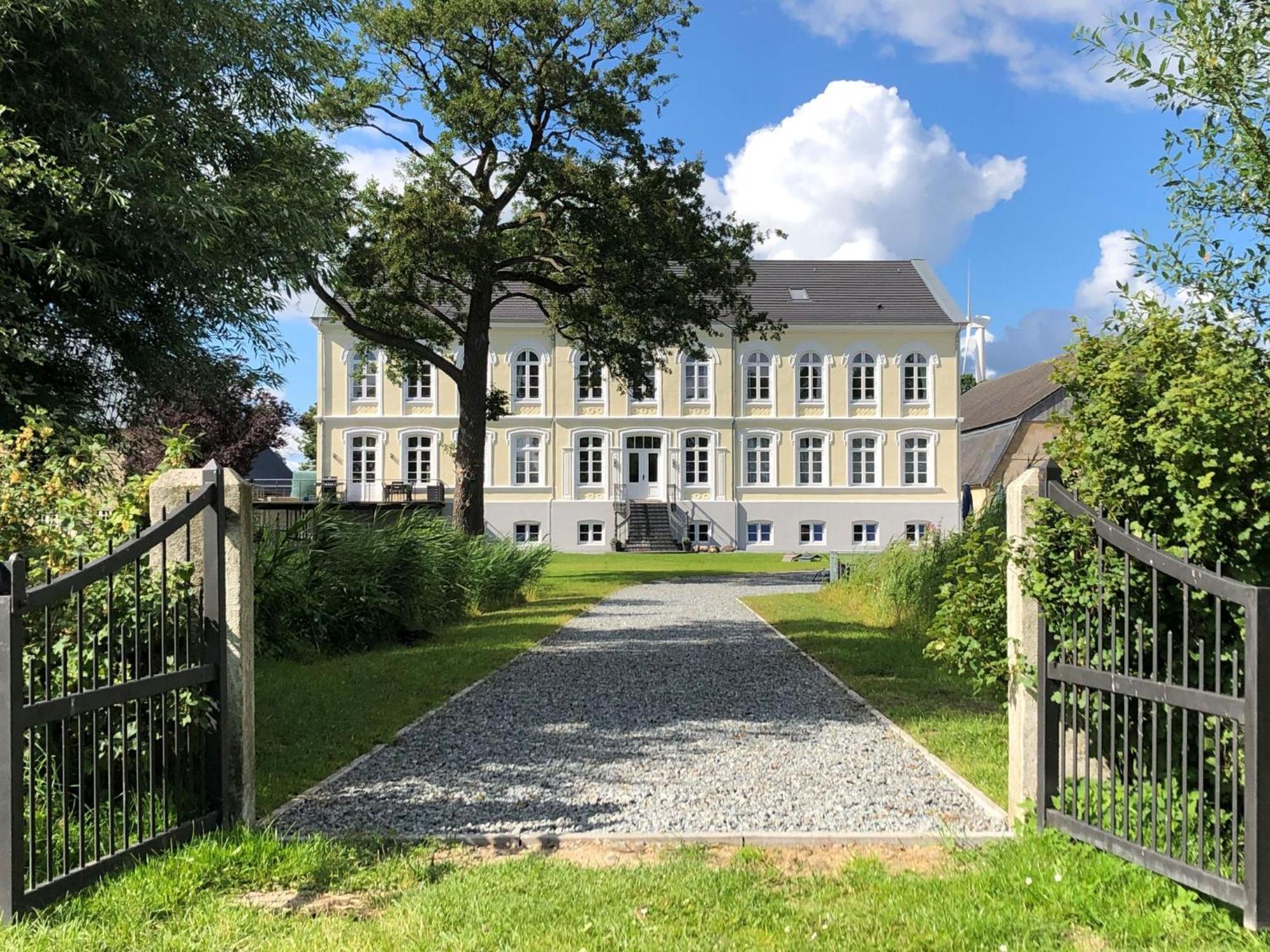 Ferienwohnungen Herrenhaus Gut Oestergaard Steinberg  Εξωτερικό φωτογραφία